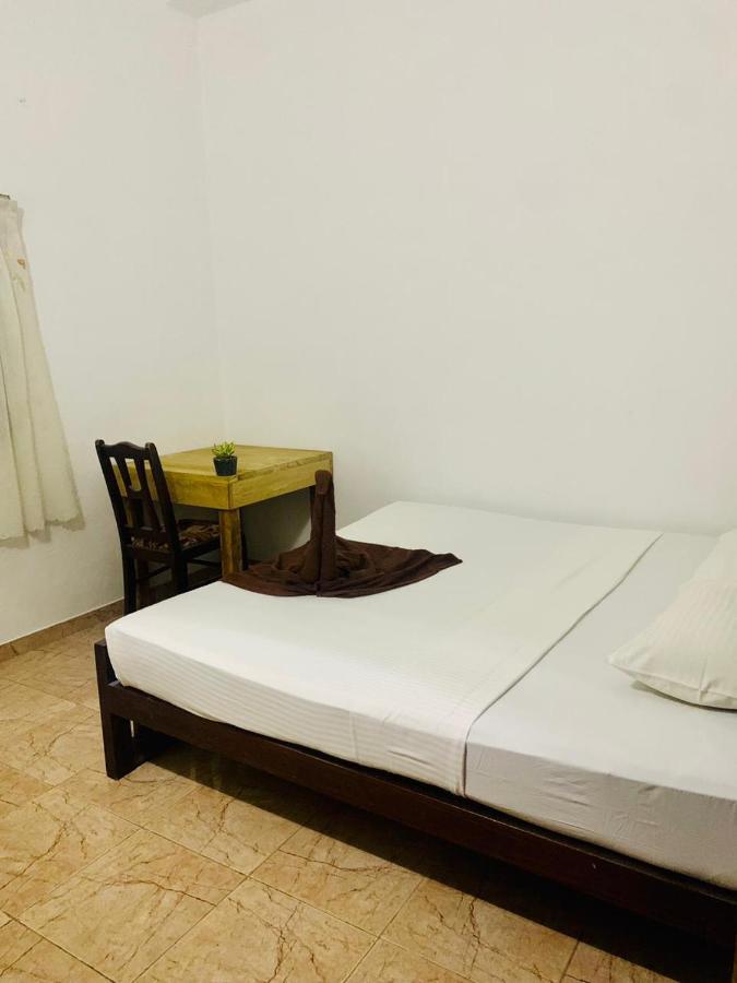 Dreamy Surf House Hotel Weligama Exterior photo