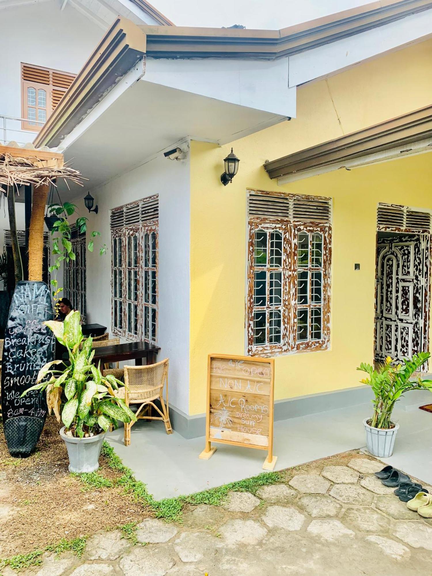 Dreamy Surf House Hotel Weligama Exterior photo