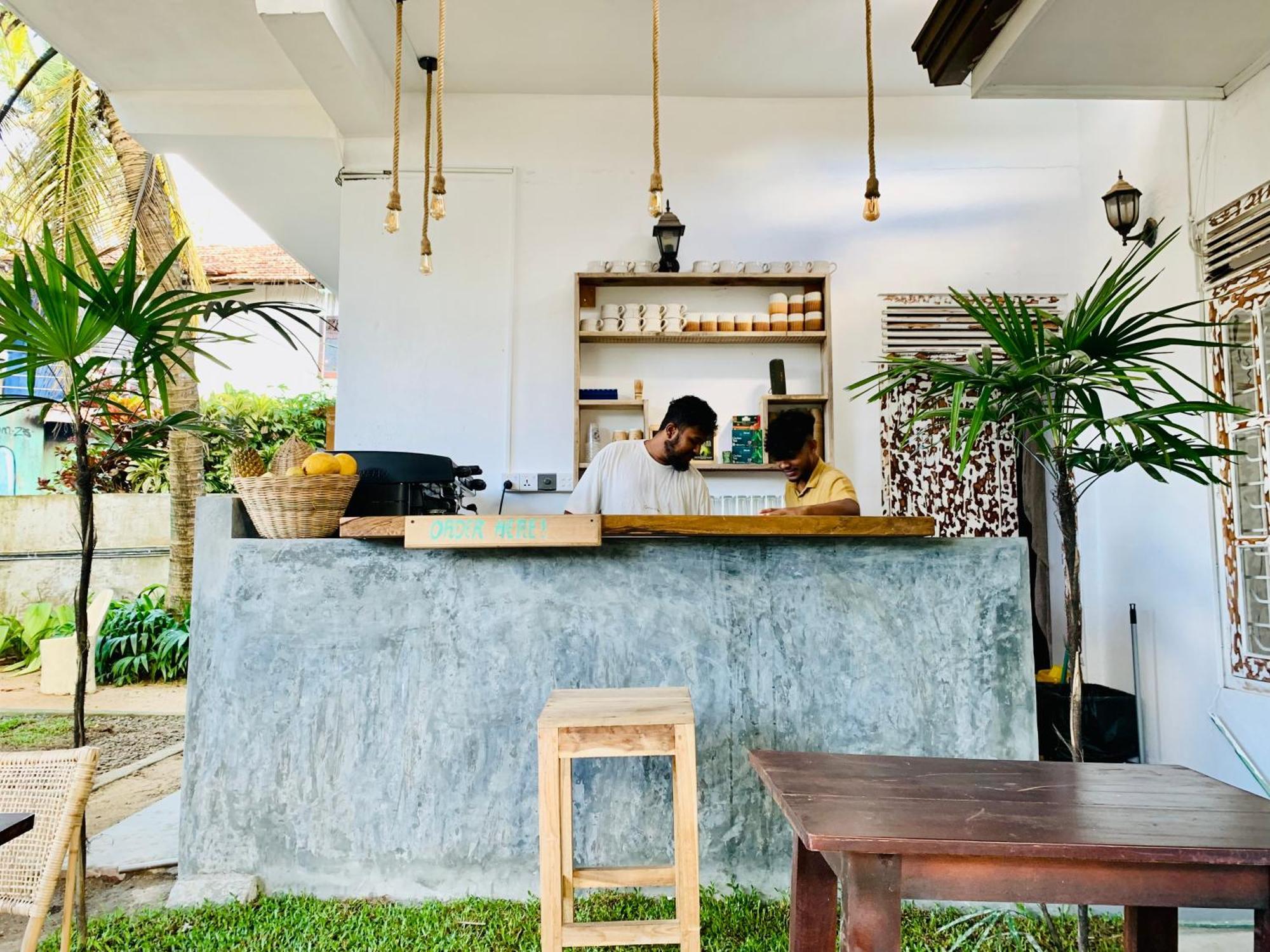 Dreamy Surf House Hotel Weligama Exterior photo