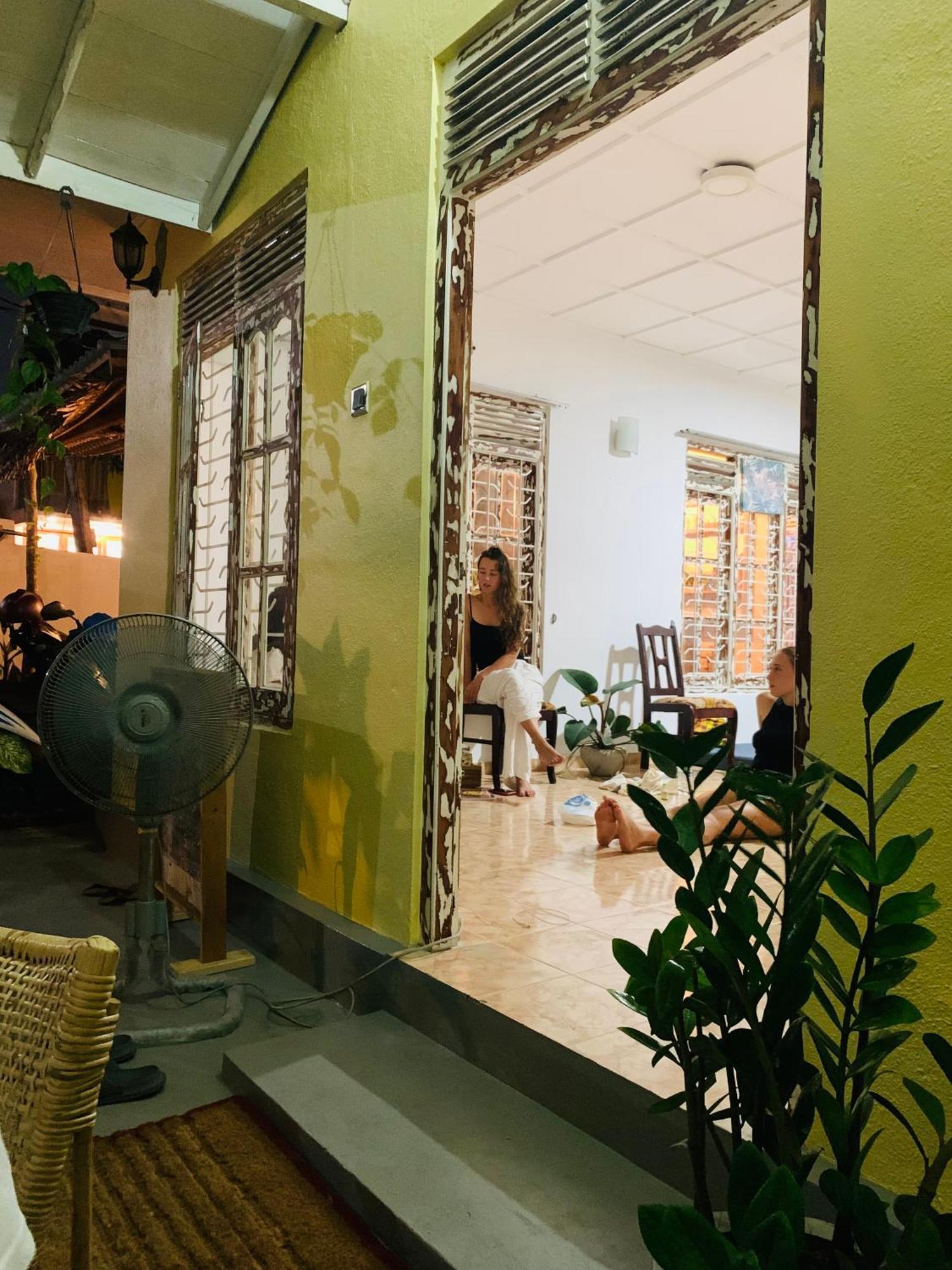 Dreamy Surf House Hotel Weligama Exterior photo
